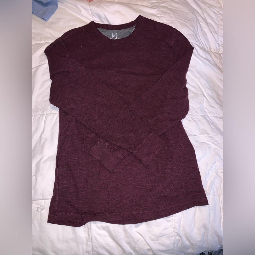 Men’s long sleeved shirt.